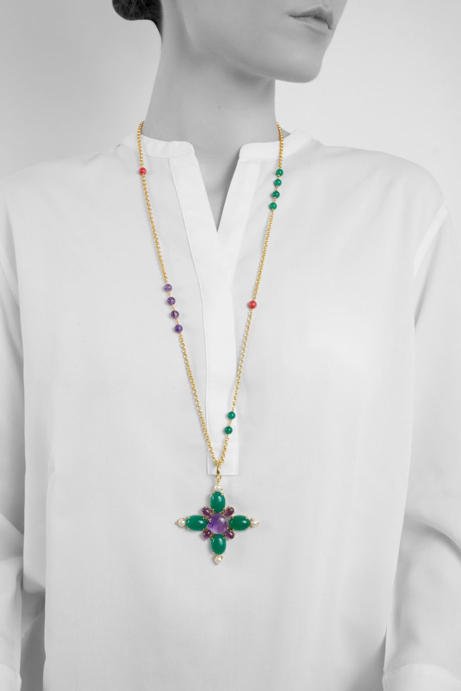 Amethyst and Green Onyx Pendant, four cultured pearls at the end of each side